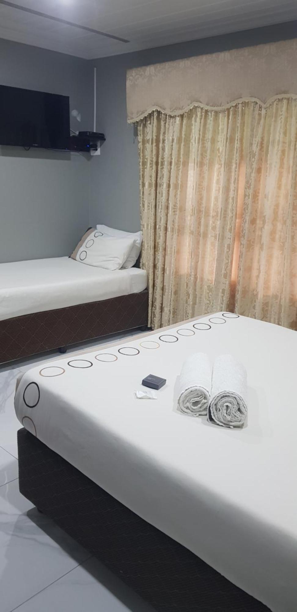 Rainbow Guest House And Tours Uitenhage Cameră foto